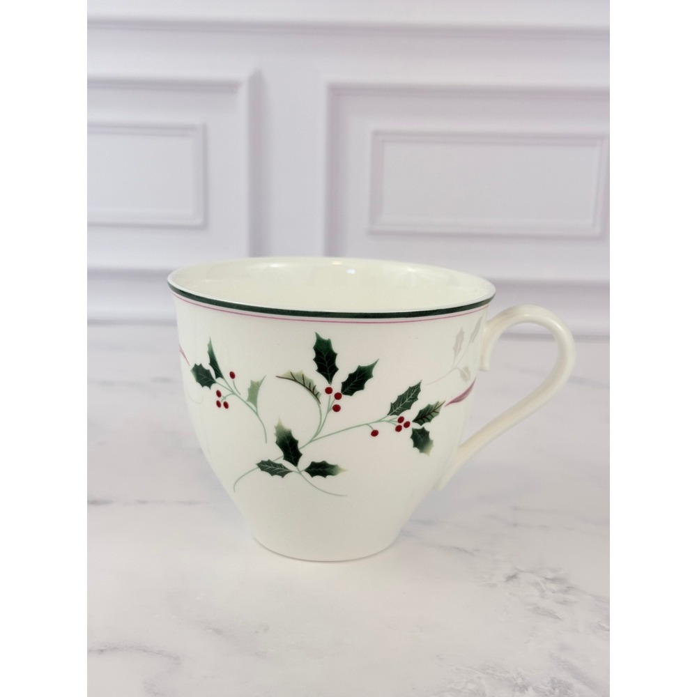 VTG Christopher Stuart Holiday Splendor Y1025 Bone China Flat‎ 3" Teacup